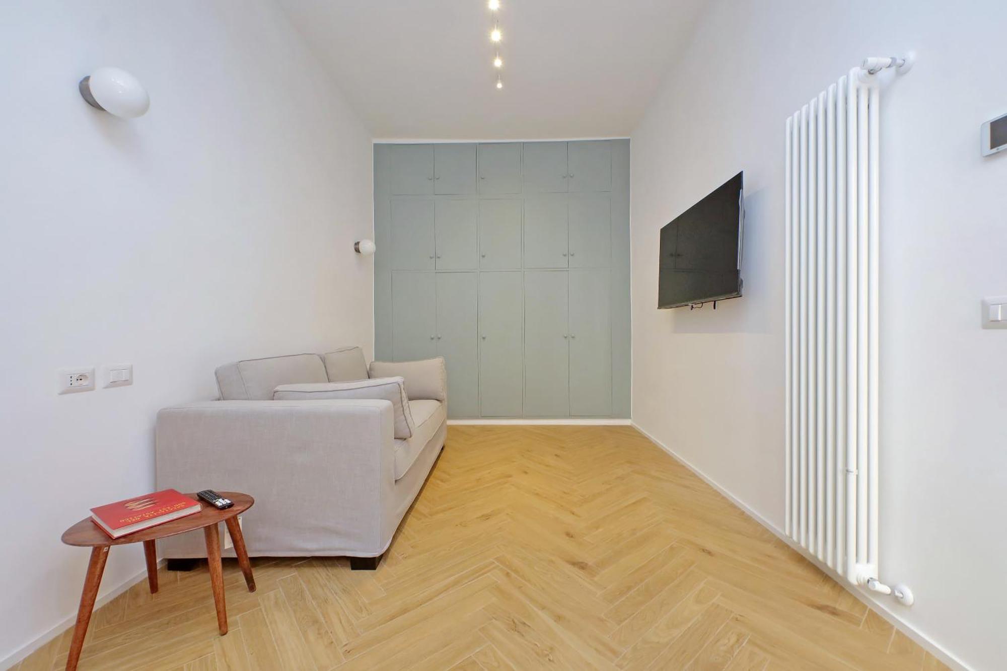 Ych-spaceful Near Vatican Apartment *