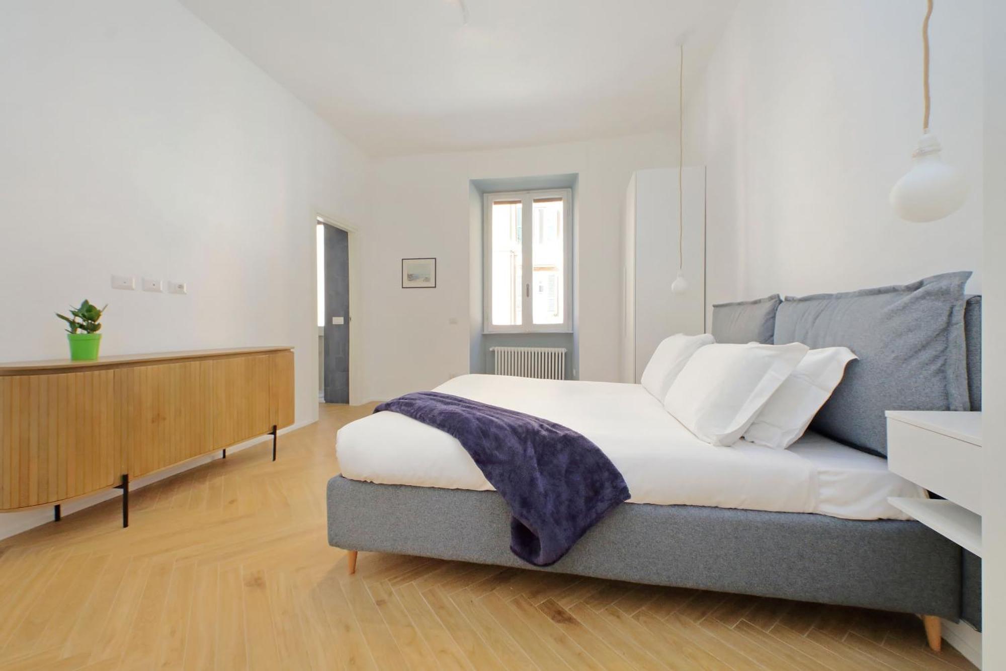 Ych-spaceful Near Vatican Apartment *