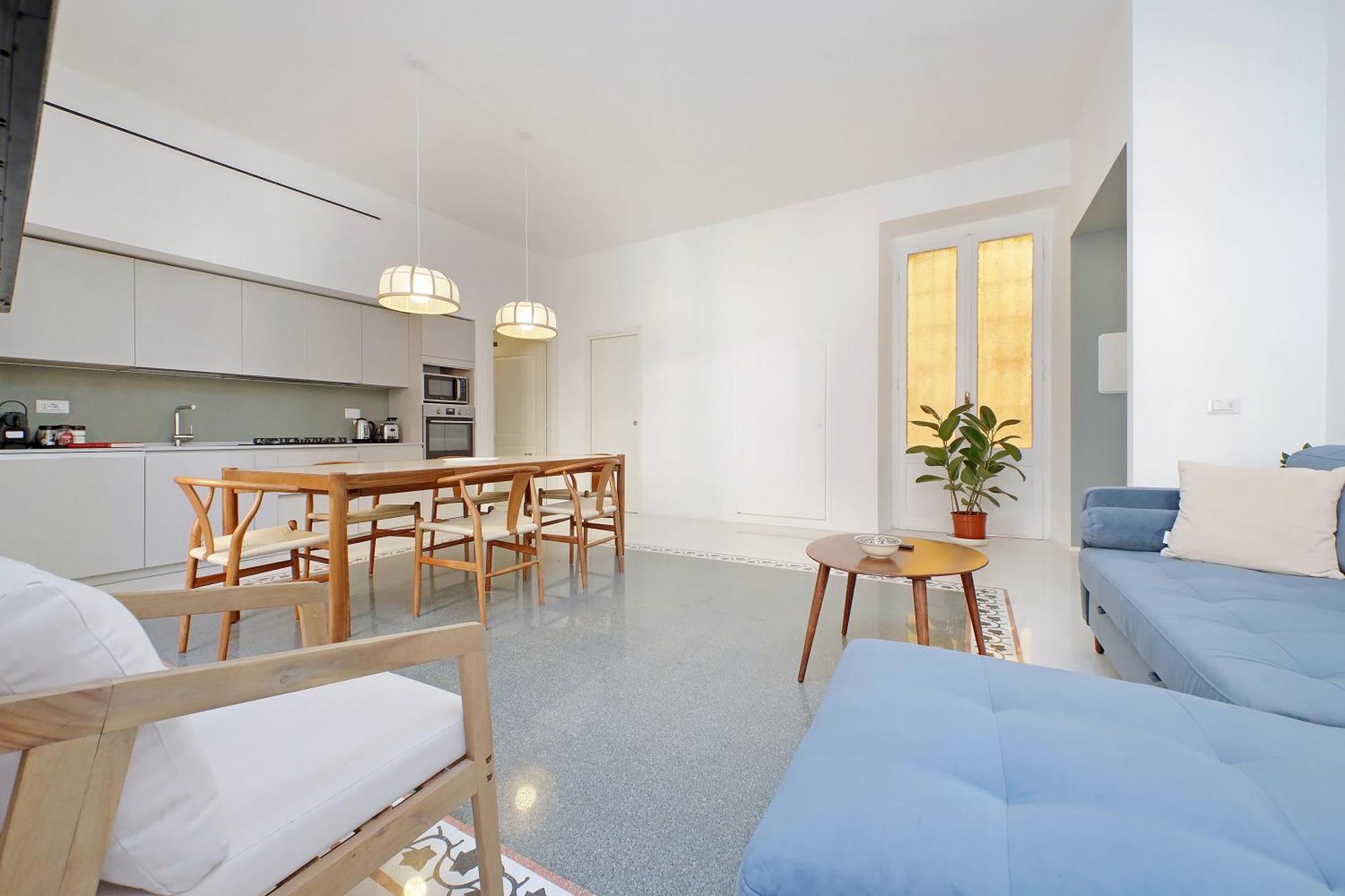 Ych-spaceful Near Vatican Apartment