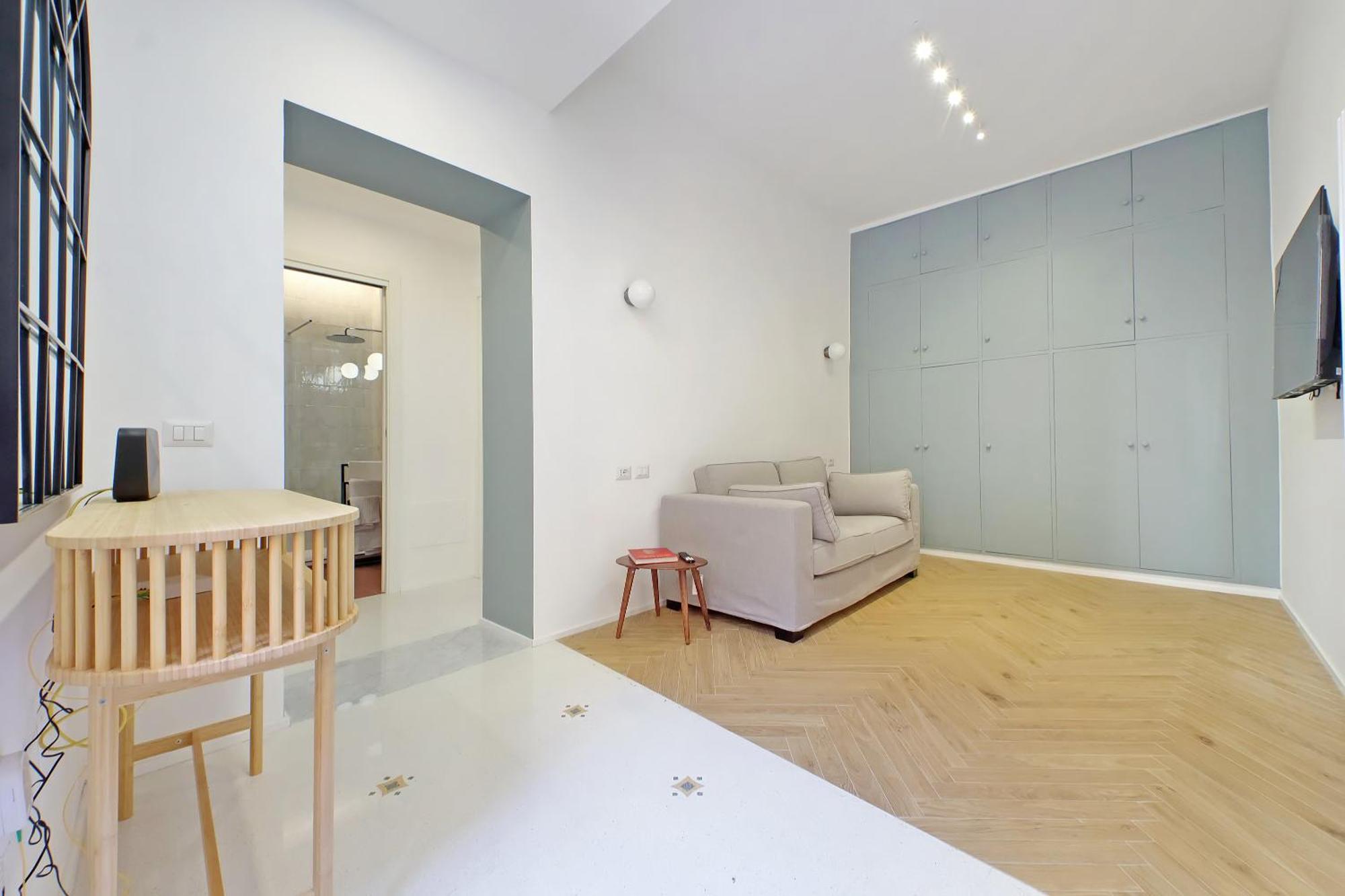 Ych-spaceful Near Vatican Apartment *